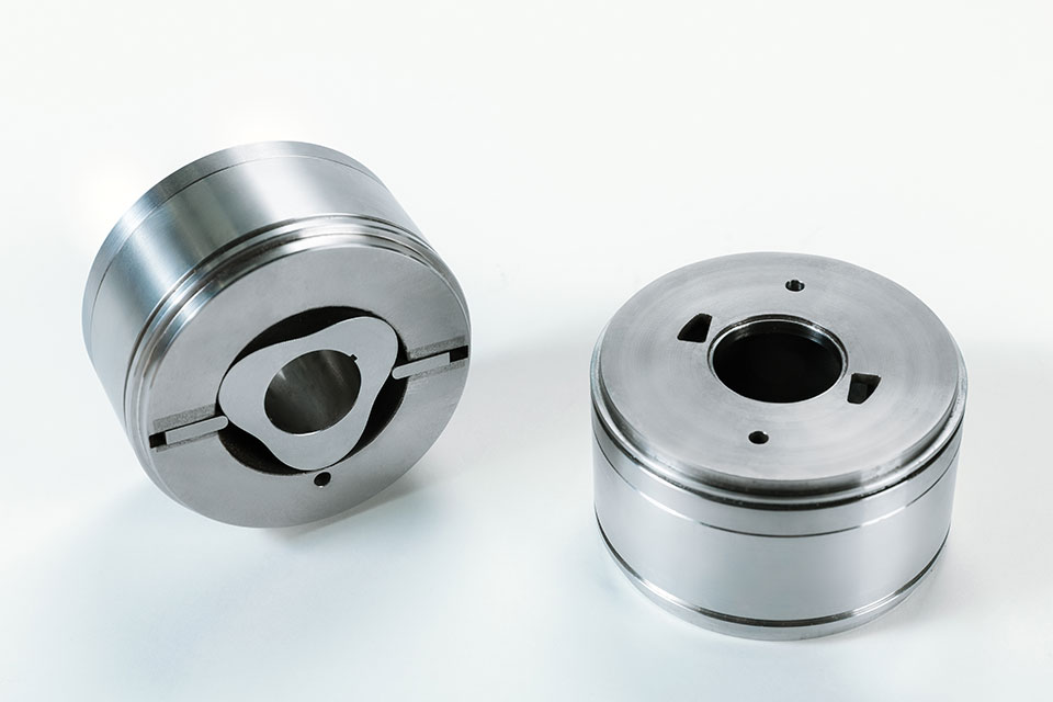 Rotary displacement cylindrical pump stages showing the rotary design